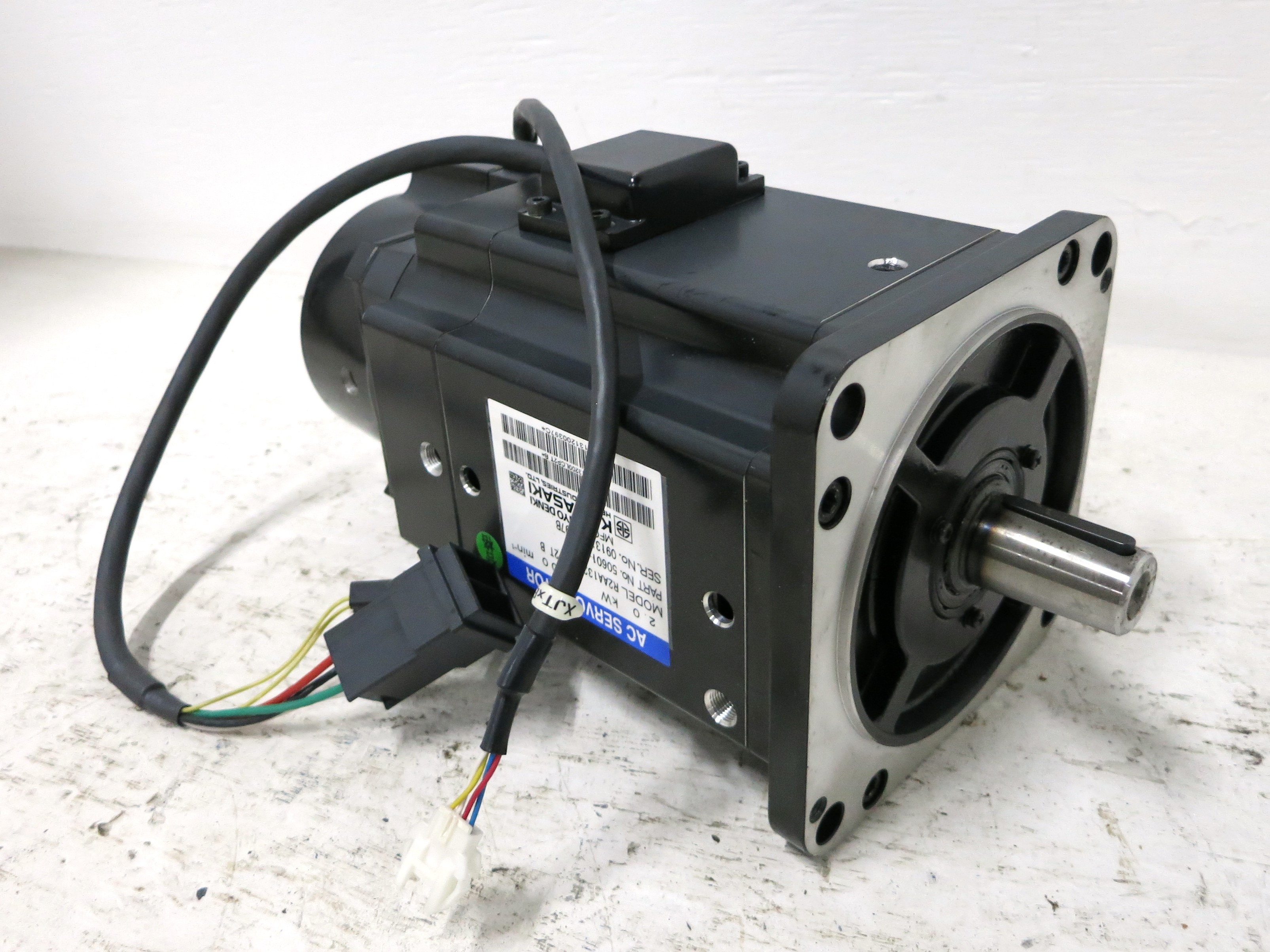 Sanyo Denki R2AA13200LCP2T-B AC Servo Motor 2.0 kW 50601-0096 Kawasaki 2kW  2000 (DW3636-1)